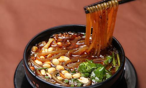 小吃店怎么打開(kāi)市場(chǎng)呢？四川小吃培訓(xùn)學(xué)校提議