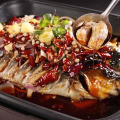 烤魚時，萬萬不可直接刷油烤！多加這1步，美味極了，還去腥