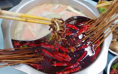 四川甘孜串串香技術(shù)培訓(xùn)學(xué)校多少錢？