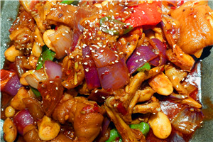  四川麻辣干鍋底料技術(shù)做法哪里好？干鍋料油制作