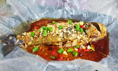  成都特色餐飲培訓(xùn)學(xué)校，哪里可以學(xué)正宗紙包魚技術(shù)培訓(xùn)？