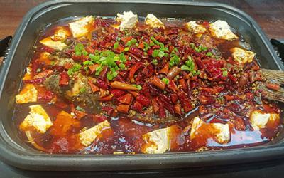 成都學(xué)萬州烤魚培訓(xùn)機(jī)構(gòu)哪里好？想學(xué)烤魚哪里有