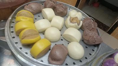 培訓(xùn)小吃價(jià)格學(xué)校有哪些？美食小吃技術(shù)培訓(xùn)學(xué)校