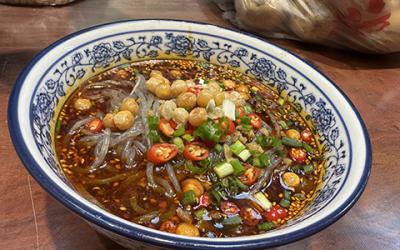 酸辣粉培訓哪家味道好？  成都酸辣粉培訓哪家味道好？